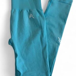 Oner Active Women's Classic Seamless Leggings Lagoon Blue Size Medium